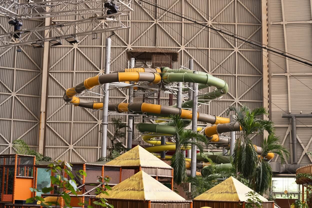 Wieża zjeżdżalni wodnych Tropical Island